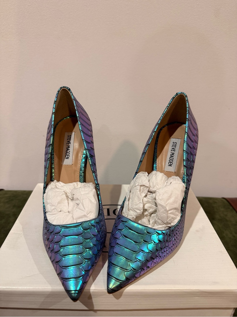 Steve Madden Iridescent Teal & Purple Mermaid-Scale Stiletto Pumps - Picture 4 of 5
